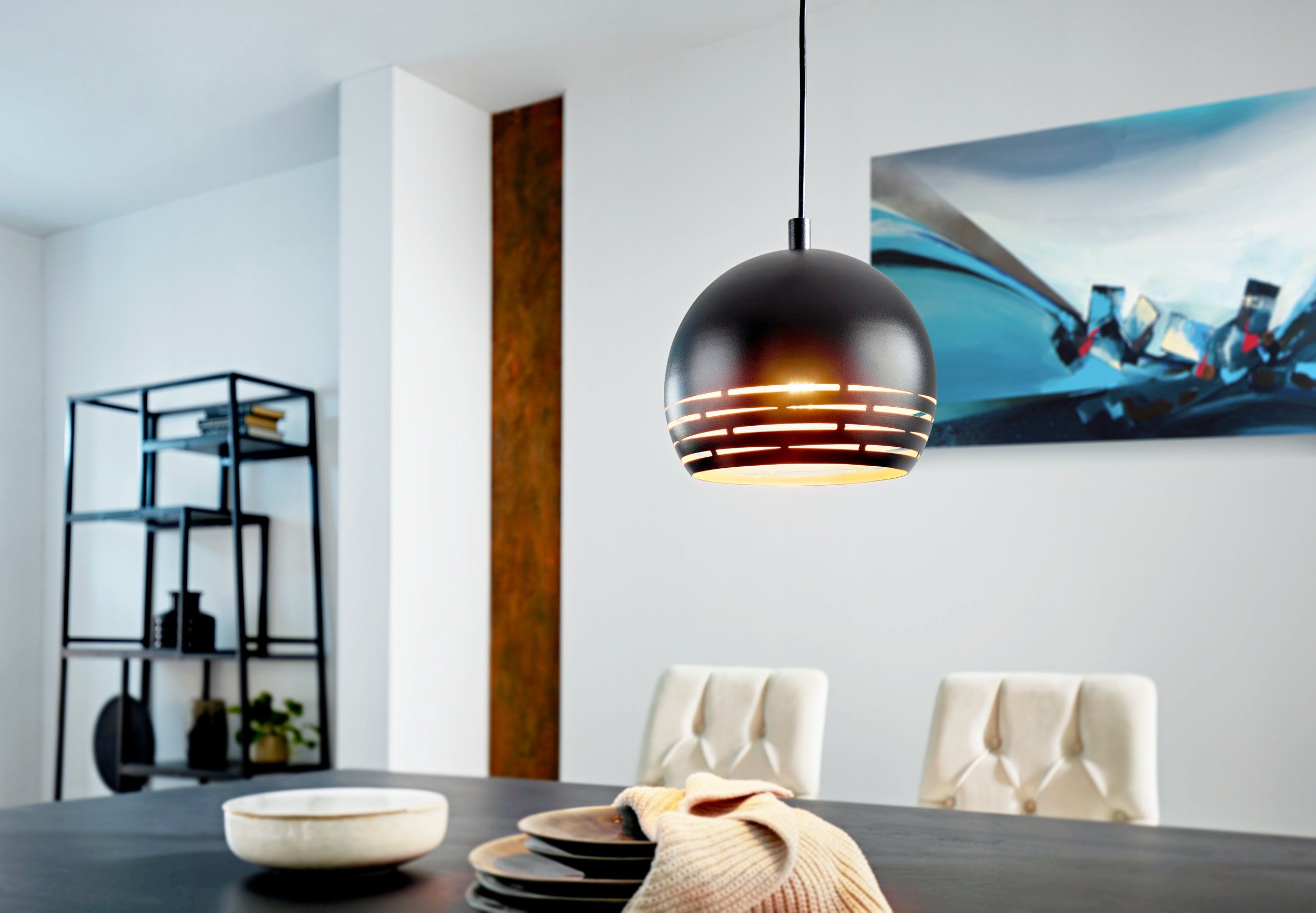 Eglo 98071 CAMASTRA - Černé závěsné svítidlo se zlatým vnitřkem, E27, ø 22,5 cm