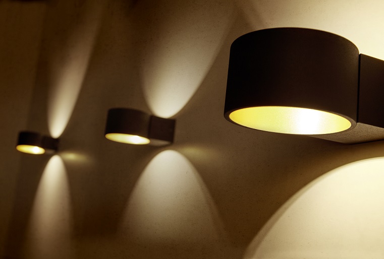 Trio Leuchten 223410132 LACAPO - LED nástěnné obousměrné svítidlo v černé barvě, LED 4,3W, 3000K
