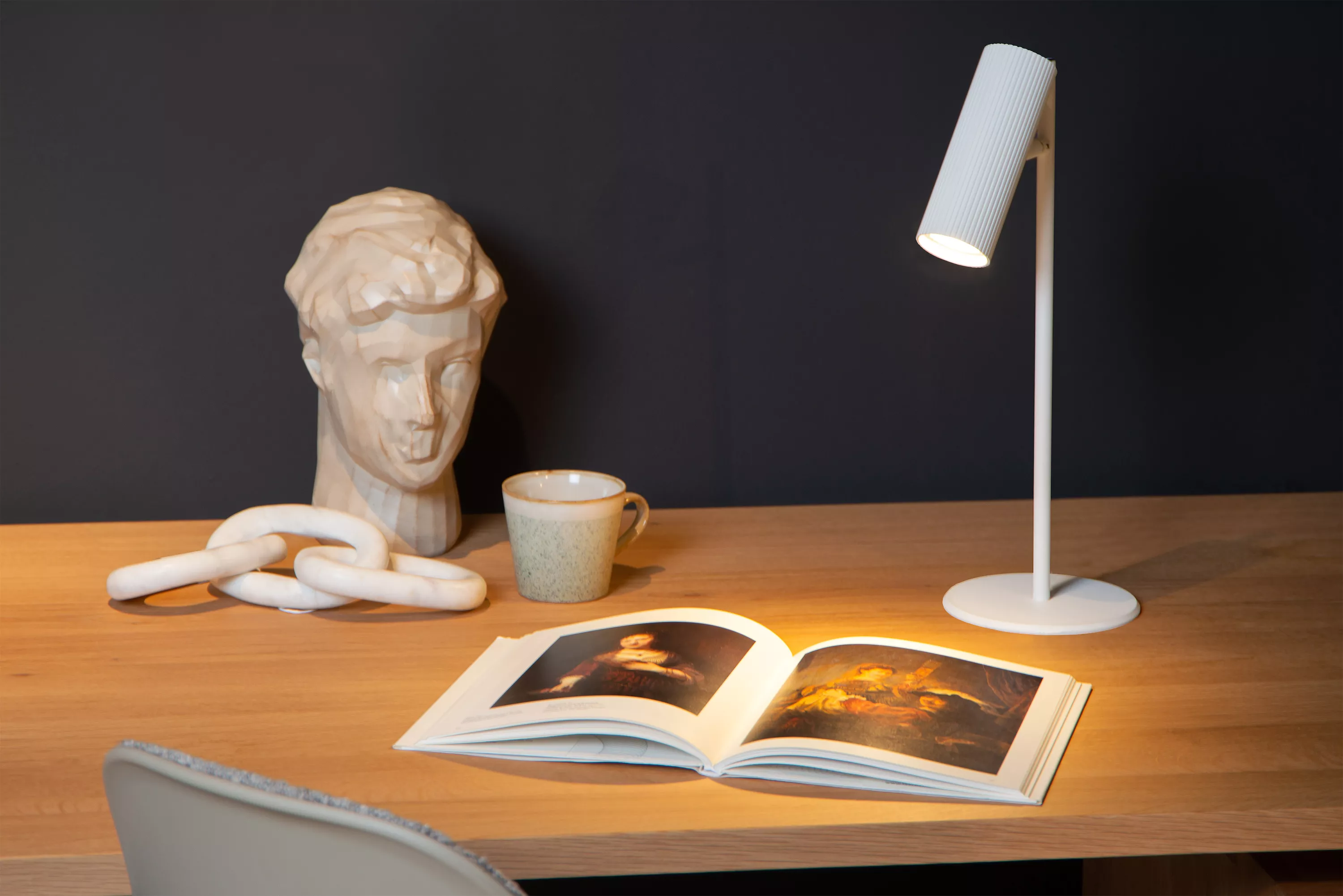 Lucide 09539/01/31 CLUBS - Stolní moderní bílá lampička, 1 x GU10