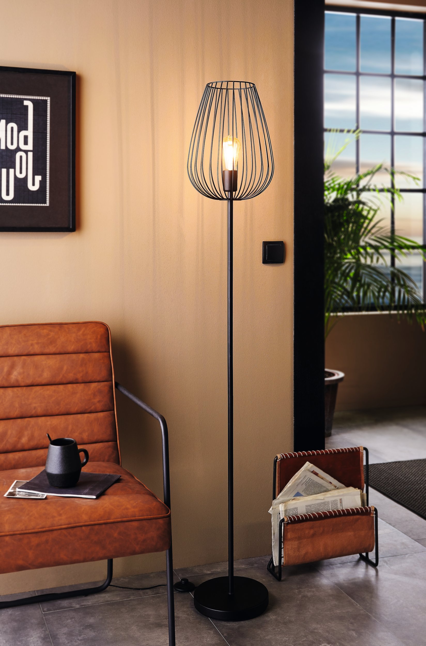 Eglo 49474 NEWTOWN - Stojací černá retro lampa, 1 x E27, 159cm