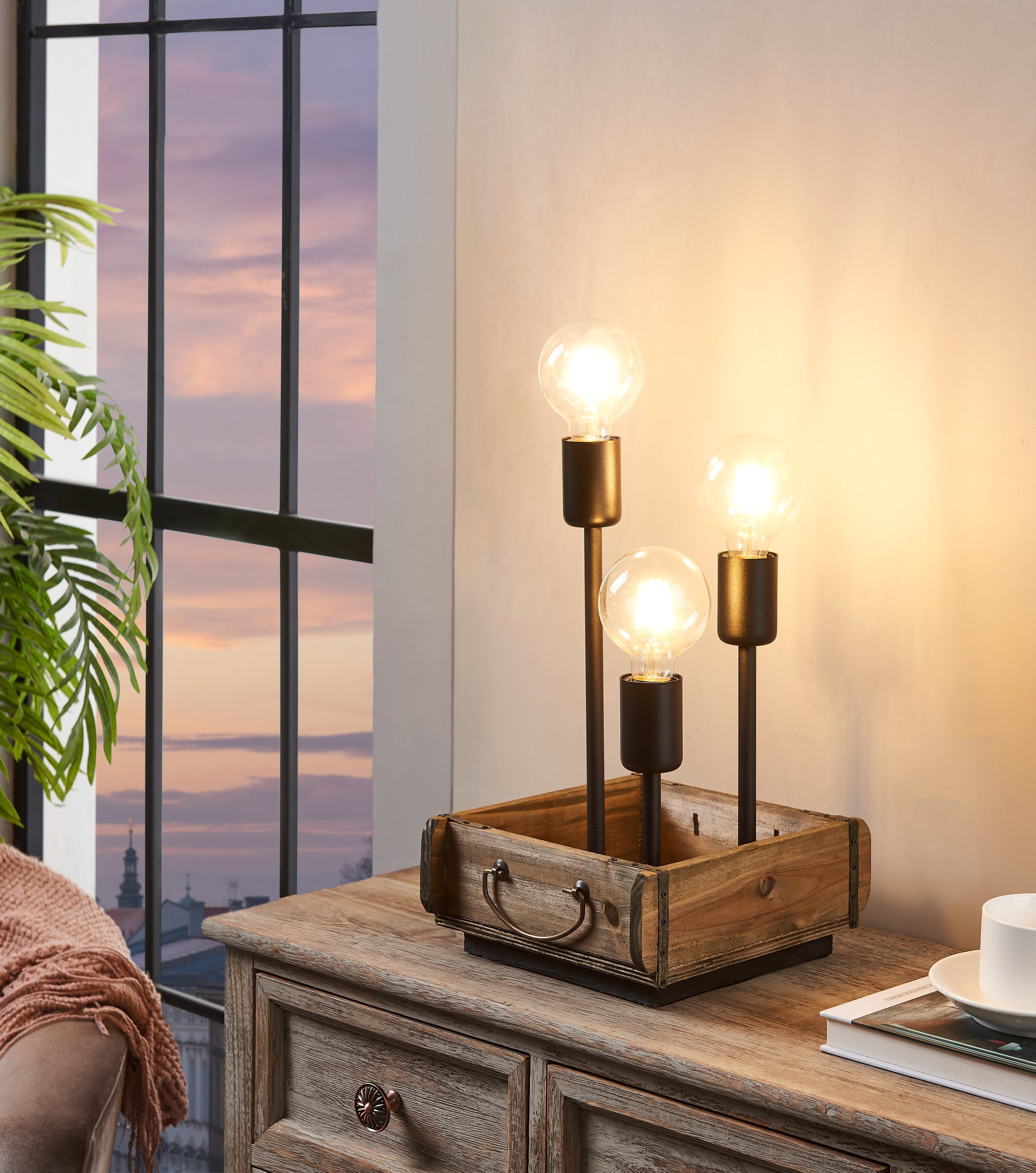 Eglo 43594 WOOTTON - Retro dřevěná stolní lampa, 3 x E27, výška 37,5cm