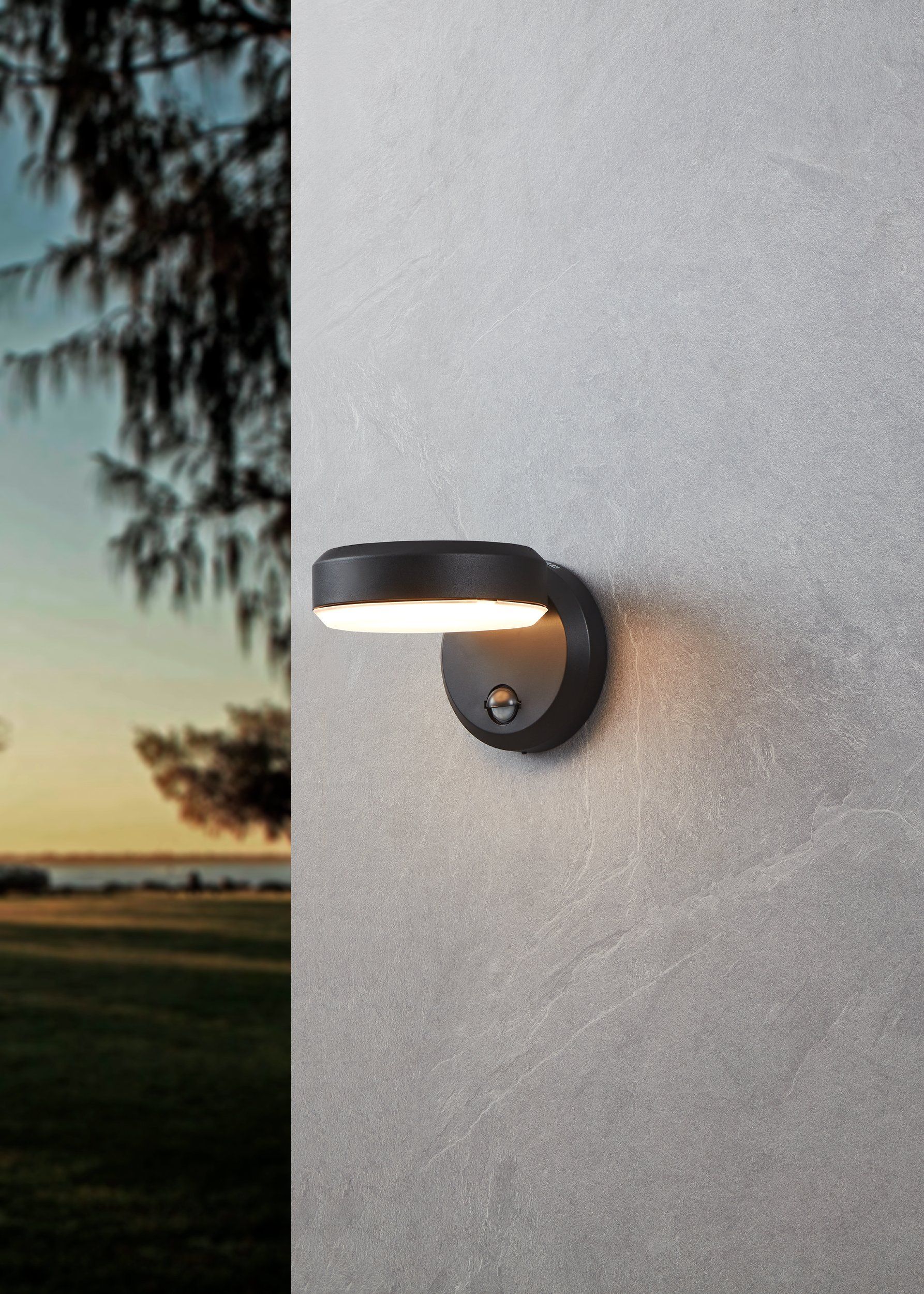 Eglo 900674 FORNACI LED - Venkovní nástěnné svítidlo s čidlem v černé barvě, LED 8,7W, 3000K, IP54