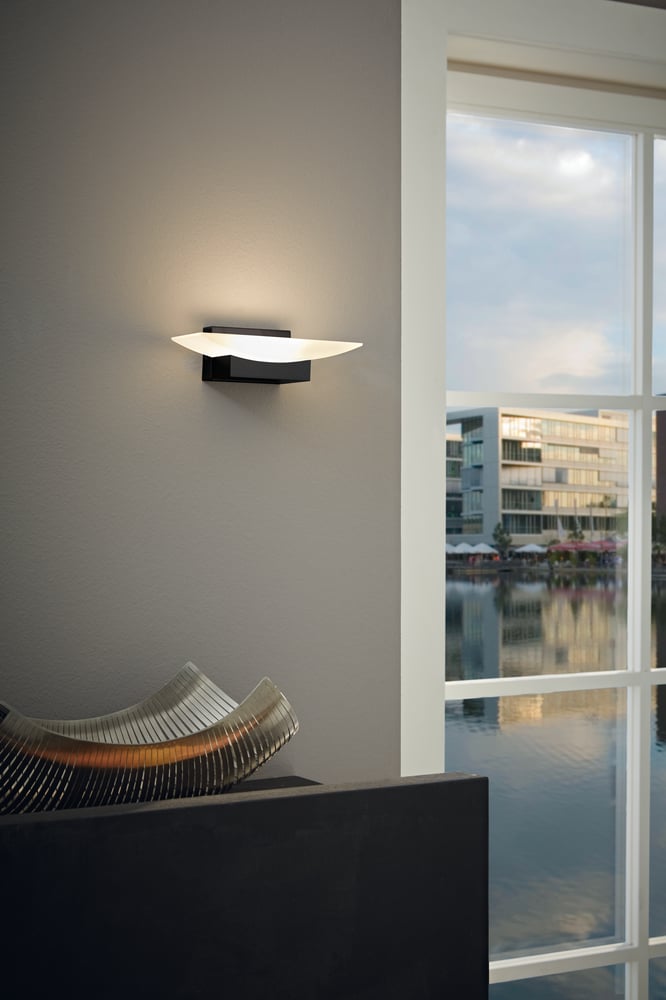 Eglo 98888 METRASS - LED nástěnné svítidlo v černé barvě, LED 5,6W, 3000K