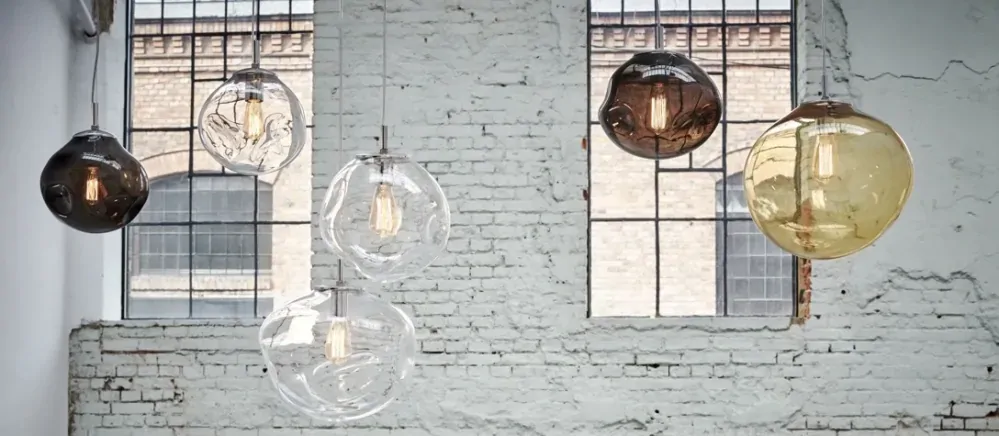 Kaspa 10421108 AVIA S - Závěsné svítidlo s nepravidelným průhledným stínidlem v grafitové barvě, 1 x E27, Ø 25cm