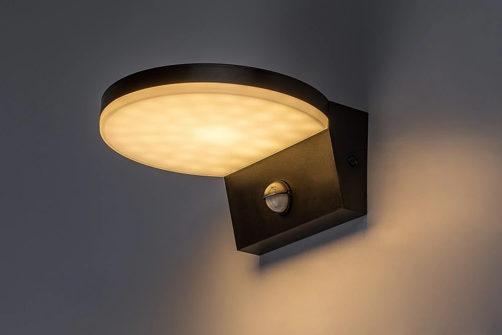 Rabalux 77119 BATIDA - Nástěnné LED venkovní svítidlo v černé barvě s PIR čidlem, LED 9W, 2700 / 4000 / 6500K, IP54