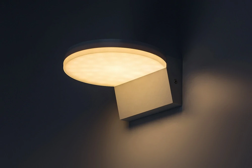 Rabalux 77118 BATIDA - Nástěnné LED venkovní svítidlo v bílé barvě, LED 9W, 2700 / 4000 / 6500K, IP54